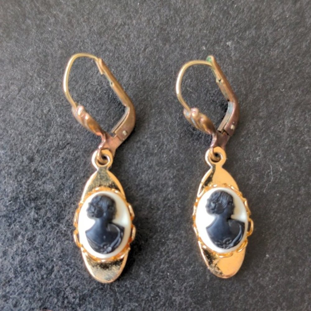 Vintage yellow gold filled Cameo earrings, signed, dangle style